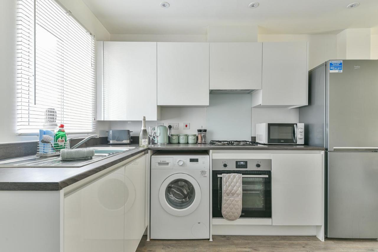 Beautiful New House In Derby For Up To 5 Guests, Suitable For Families Contractors Nhs Staff Etc Екстер'єр фото