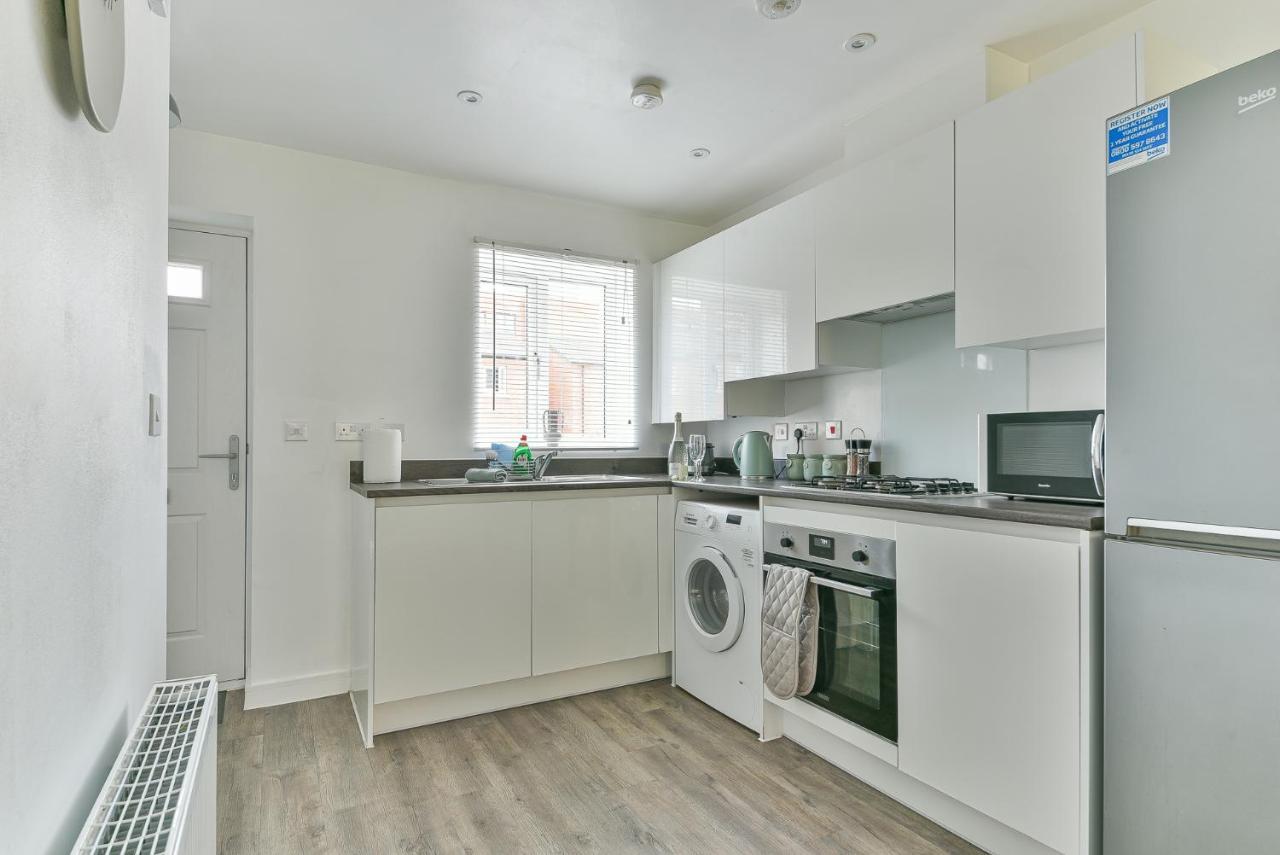 Beautiful New House In Derby For Up To 5 Guests, Suitable For Families Contractors Nhs Staff Etc Екстер'єр фото